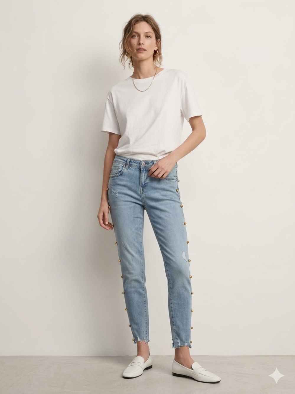 Zara Gold Studs Light Blue Mid-Rise Jeans Size 4